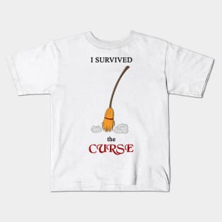 I survived the Curse - broomstick Kids T-Shirt